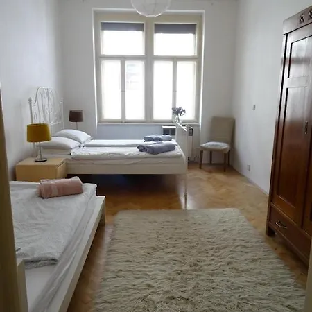 Garden Apartment On Art Nouveau Street In Central Prague Exterior photo